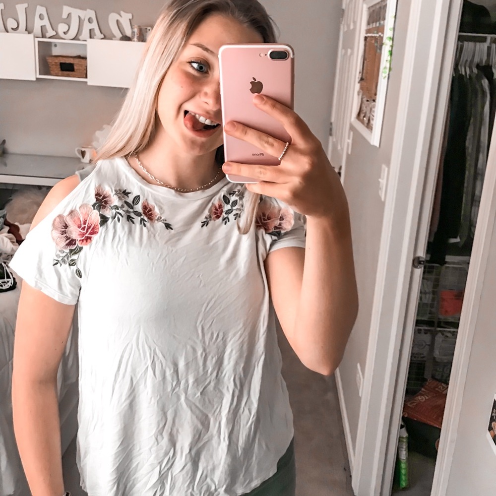 American Eagle Floral Open Shoulder T Shirt